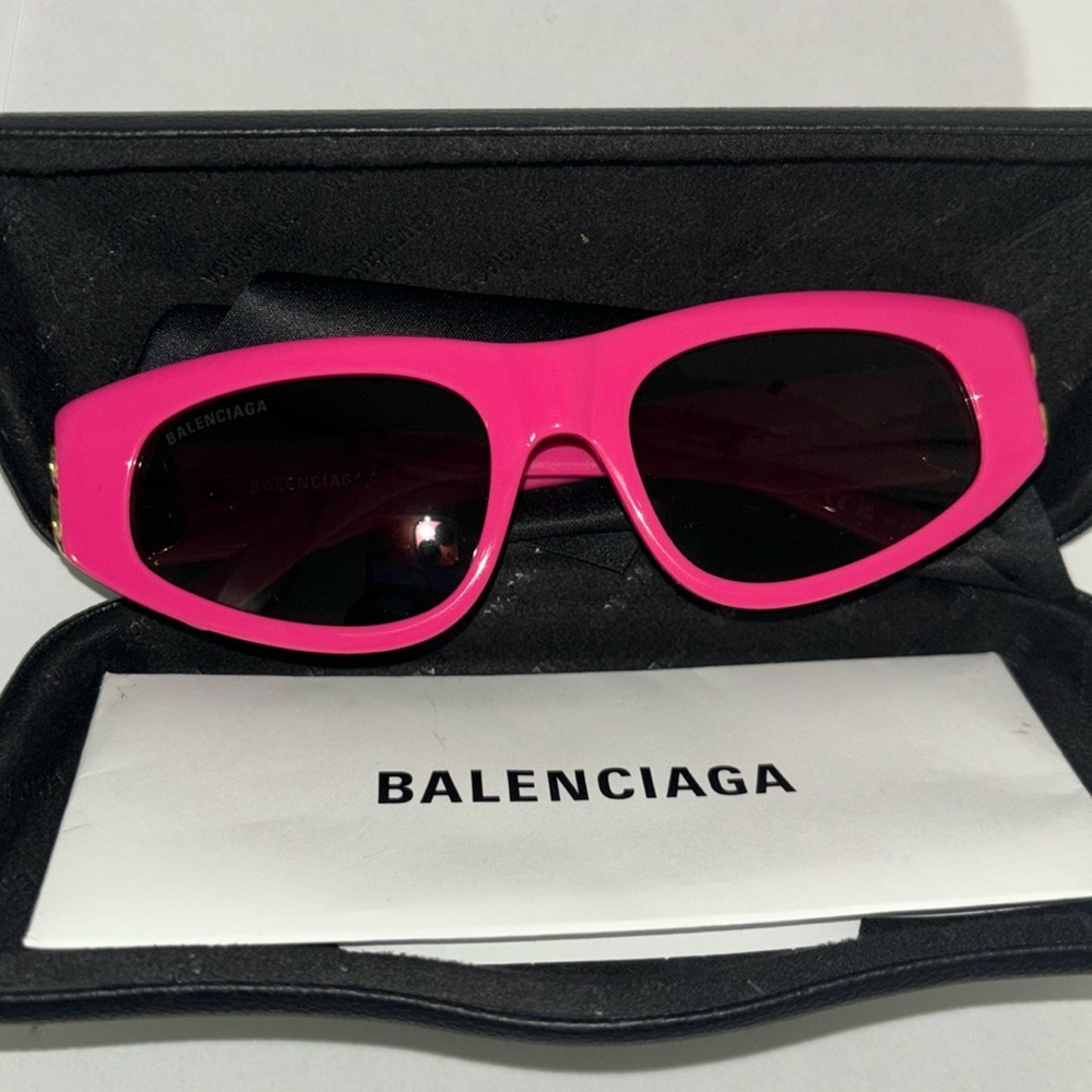 Valencia’s Sunglasses